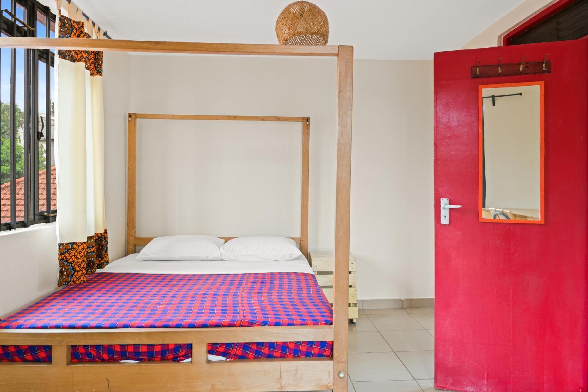 Hostel Bushpig Backpackers Kampala Exterior foto
