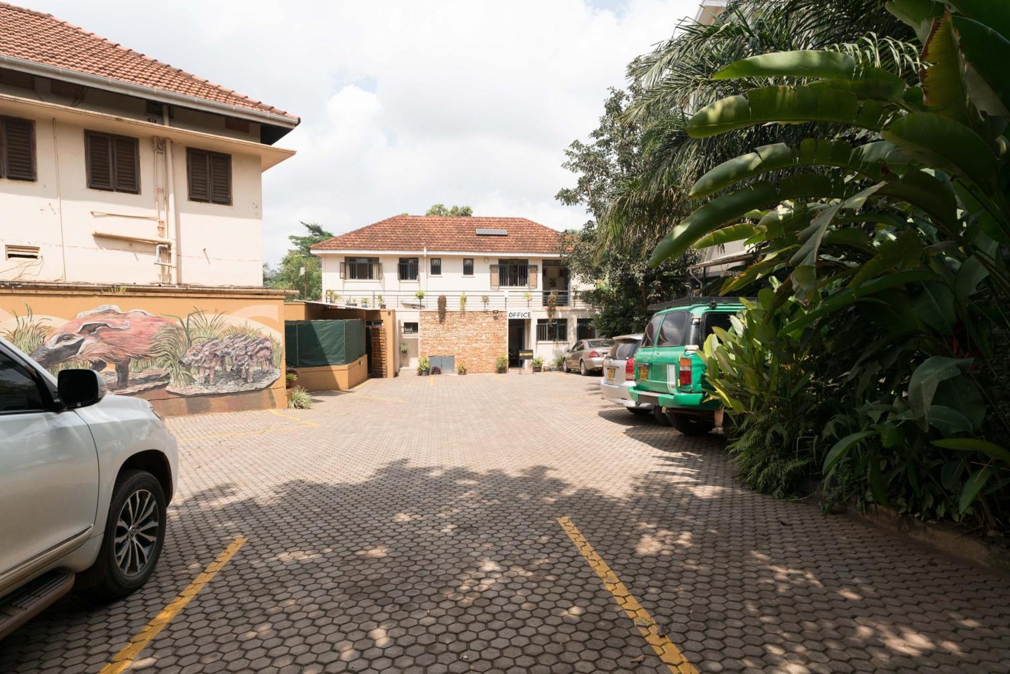 Hostel Bushpig Backpackers Kampala Exterior foto