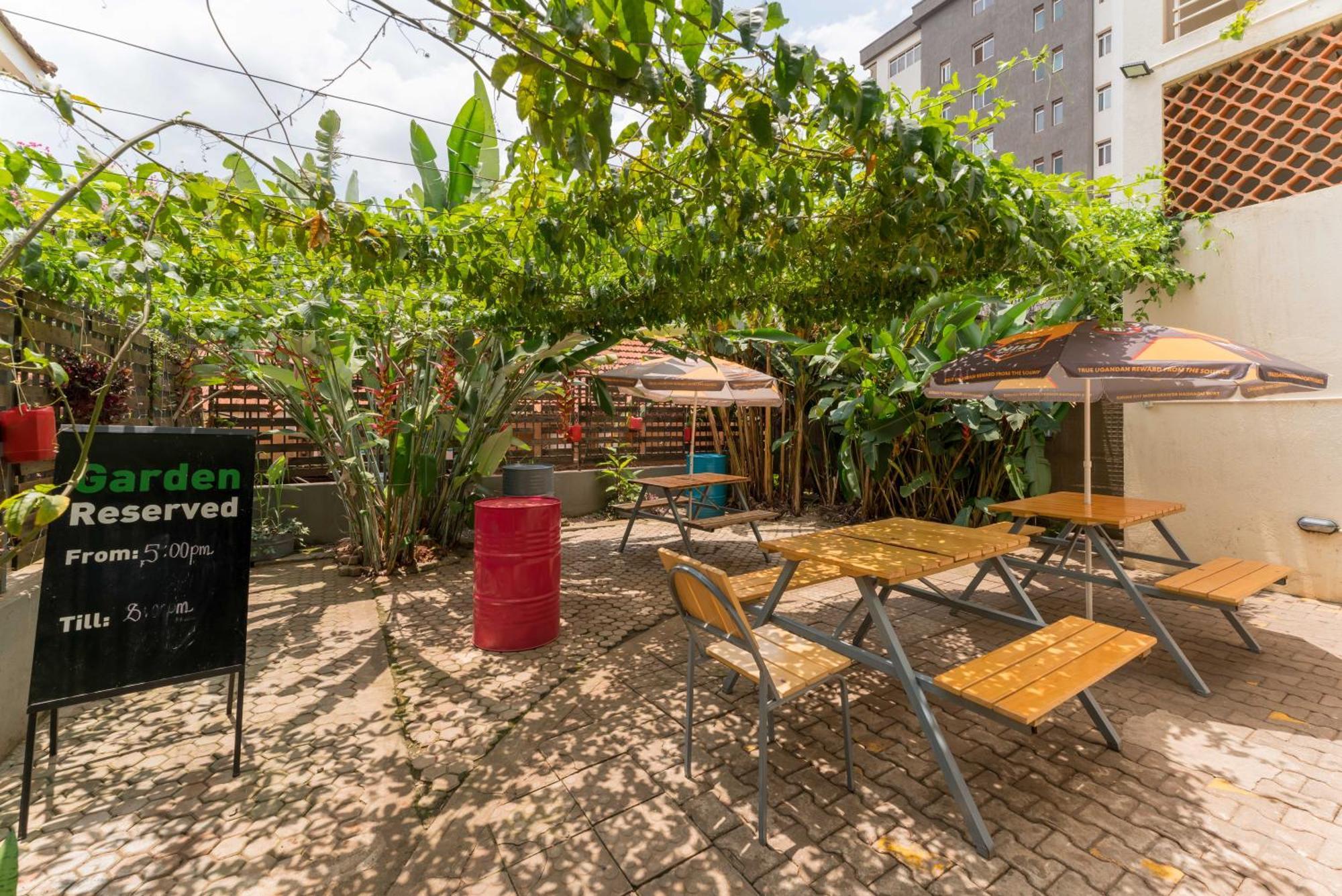 Hostel Bushpig Backpackers Kampala Exterior foto