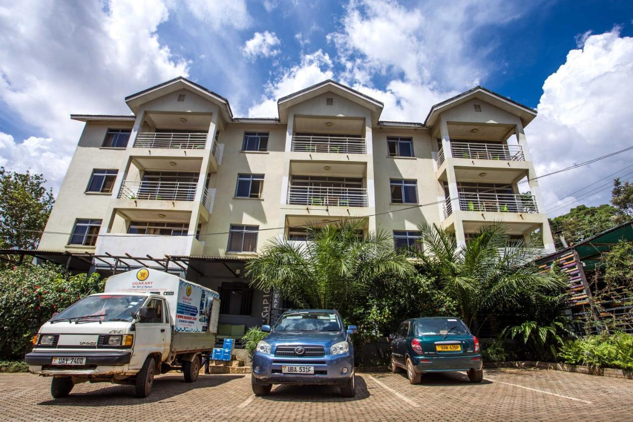 Hostel Bushpig Backpackers Kampala Exterior foto